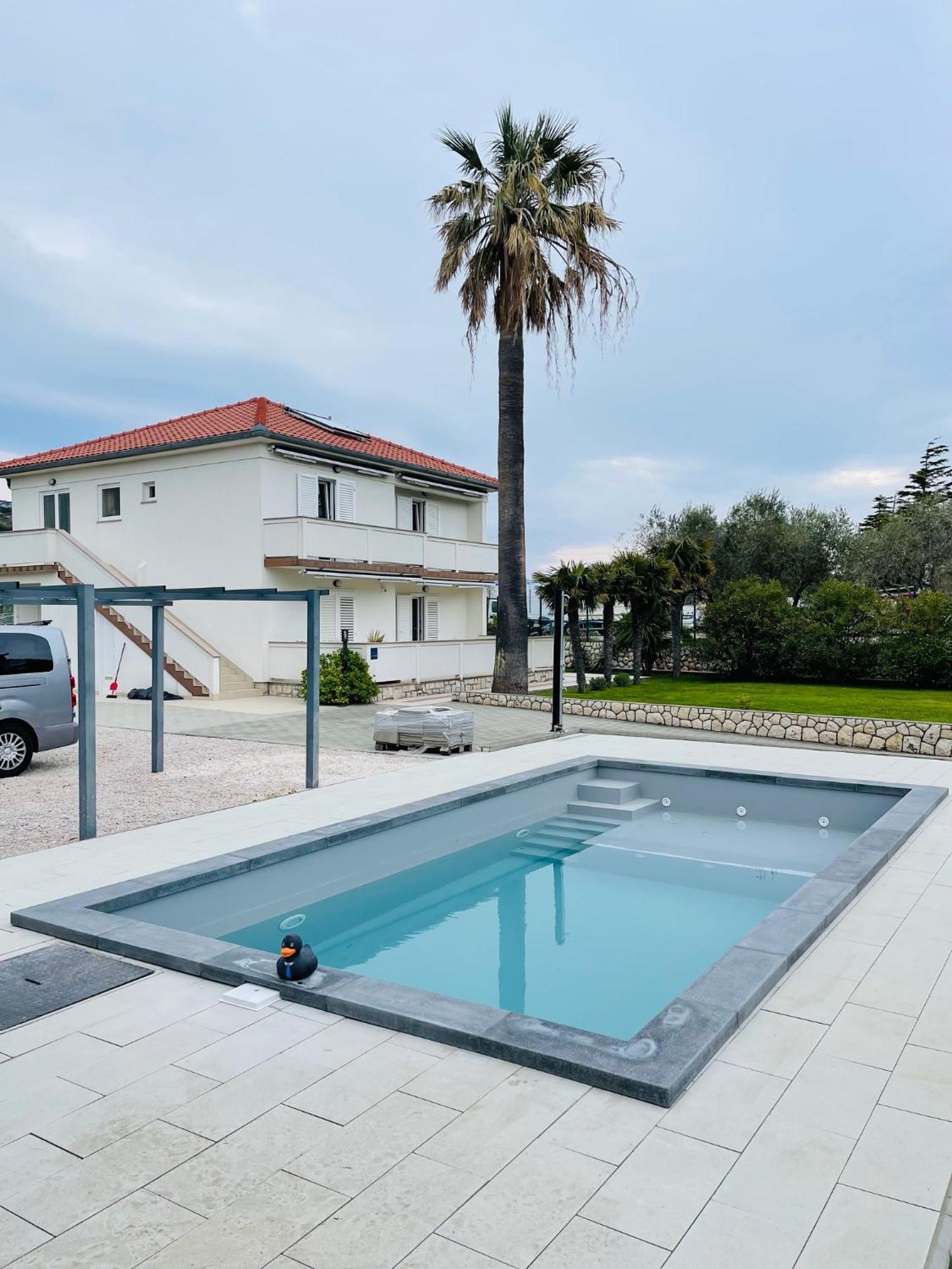 Rab Island Apartmets - Palit Rab Town Ngoại thất bức ảnh